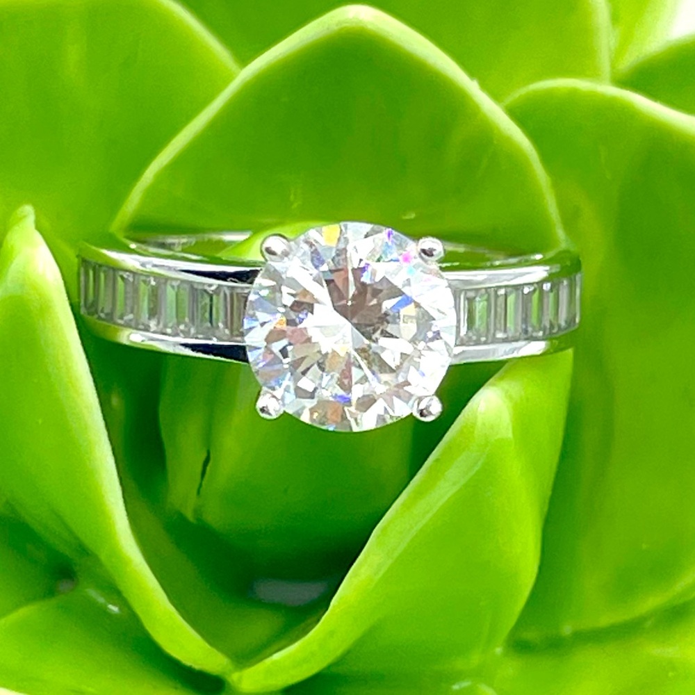 Diamonique Round Cut Solitaire w/ Emerald Cut Side Stones Ring Size 6 EUC
